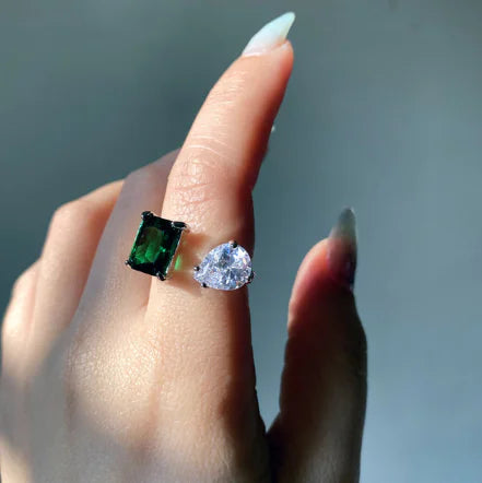 Anillo Radiant Two Stone: una declaración de elegancia atemporal