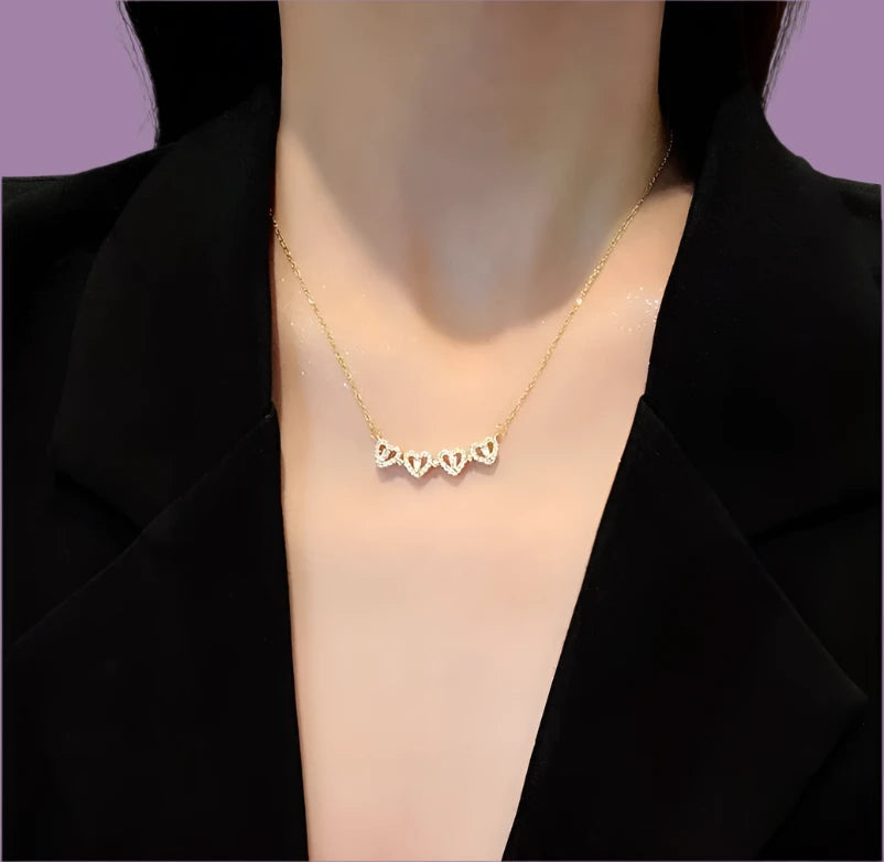 Collar de trébol de cuatro hojas: donde la elegancia se fusiona con la innovación