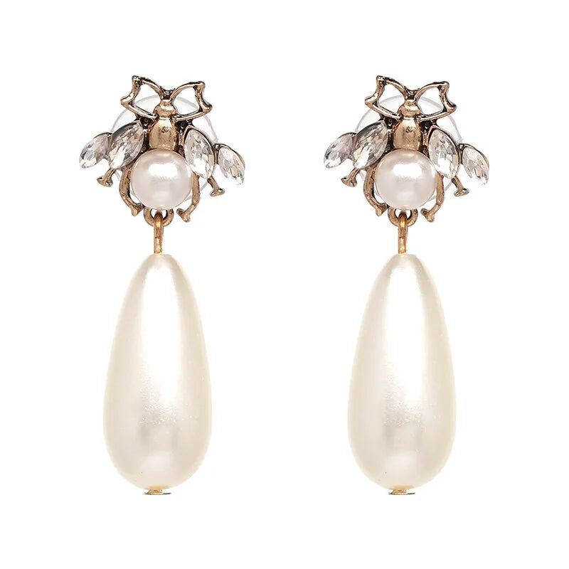 Nature-Inspired Earrings: Playful Sophistication for Every Occasion