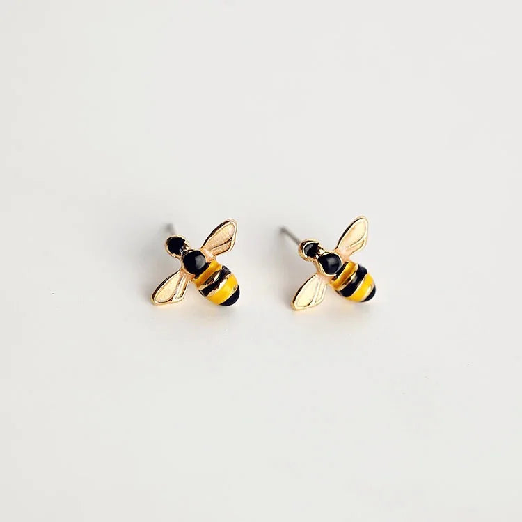 Pendientes de abeja delicados: elegancia sutil con un toque caprichoso