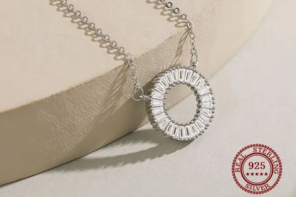 Sparkling Clear Round Necklace: Timeless Elegance in Silver and Zircon