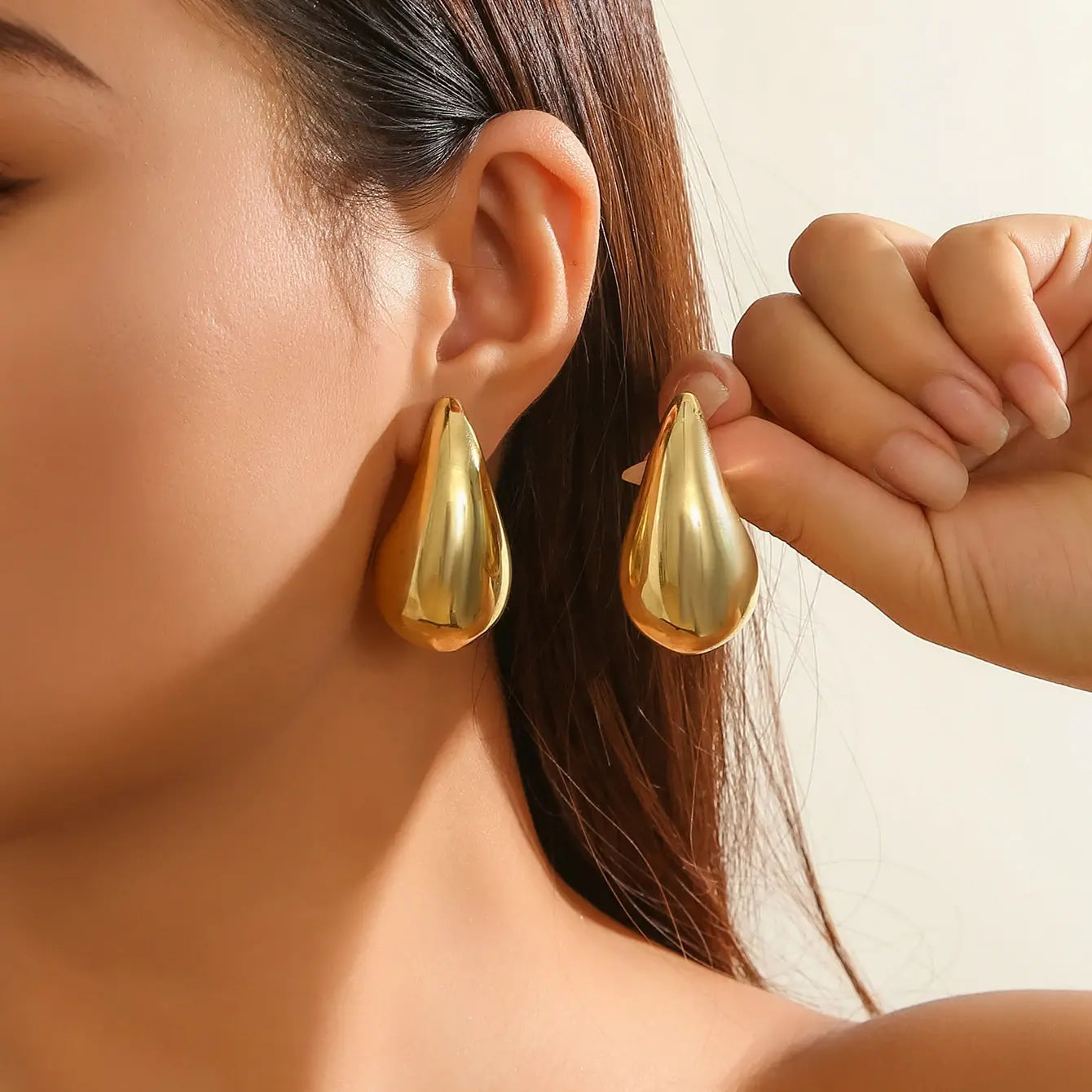 Pendientes Droplet Dazzle: elegancia que brilla