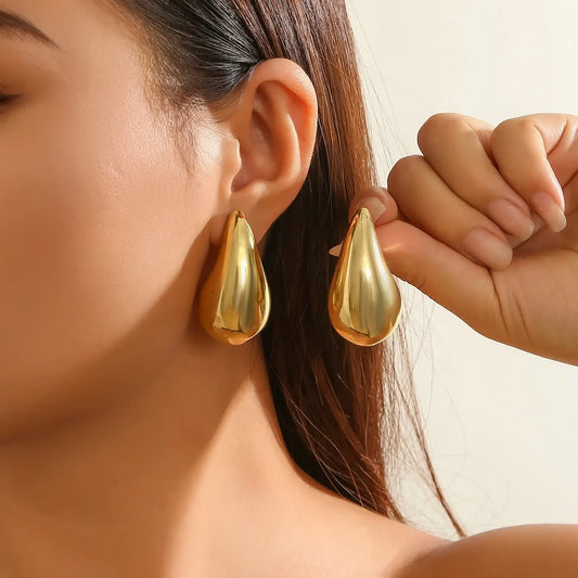 Droplet Dazzle Earrings: Elegance That Shines