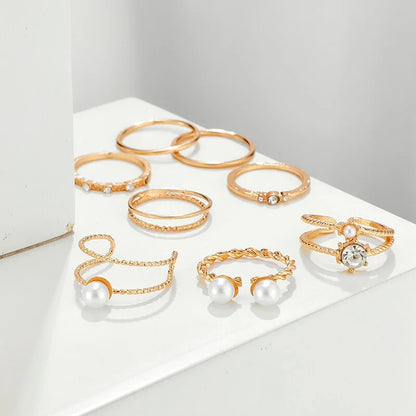 Golden Ring Set: Sophistication Meets Modern Glamour