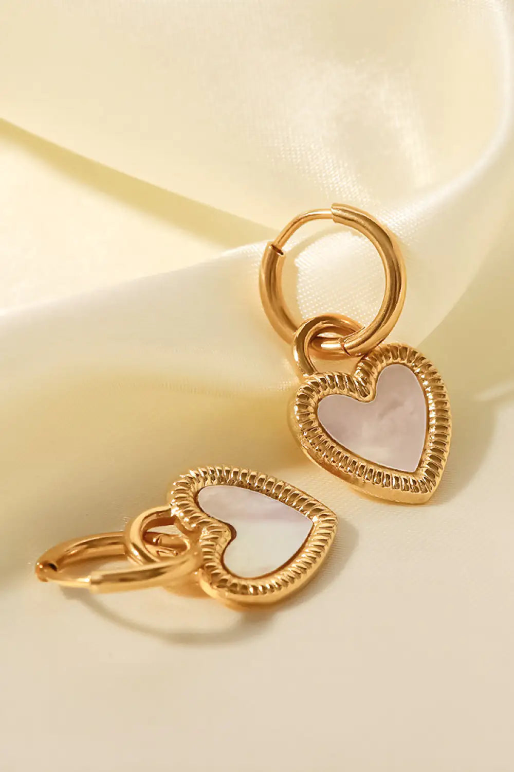 Stainless Steel Shell Heart Drop Earrings: A Touch of Elegance and Love