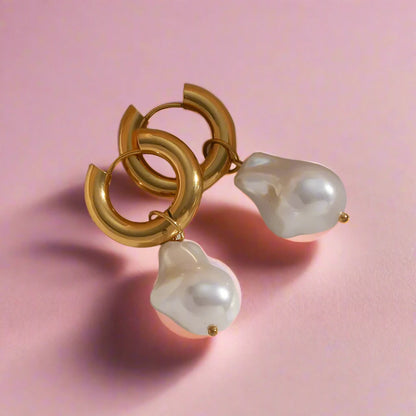 Pendientes de gota de agua Layla: elegancia atemporal y encanto personalizable