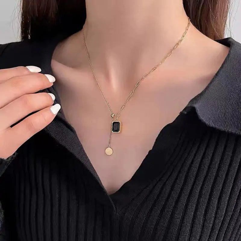 Black Gem Square Necklace: A Modern Statement of Elegance