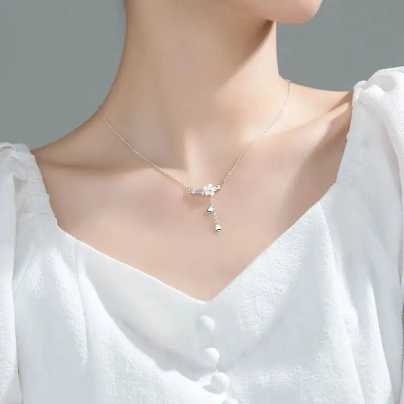 Exquisite Clavicle Chain Necklace: Timeless Elegance