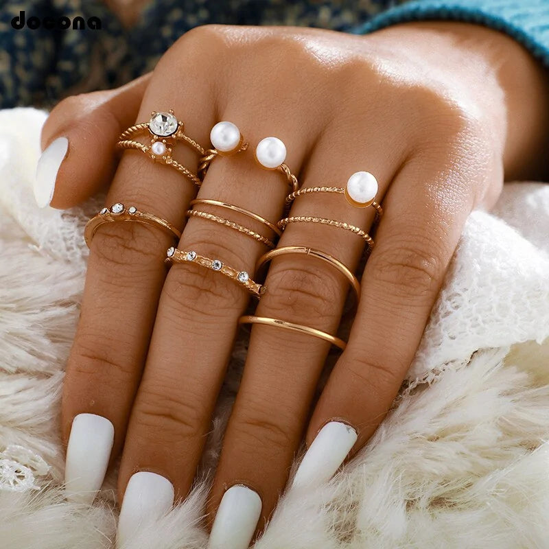 Golden Ring Set: Sophistication Meets Modern Glamour