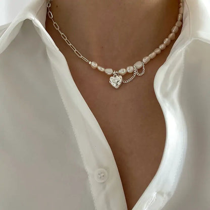 Chain Pearl Necklace: A Harmony of Modern Elegance and Timeless Romance