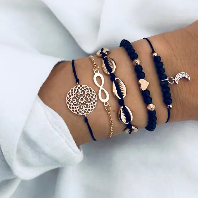 Trendy Chain Bracelet Set: Modern Sophistication Meets Bold Style