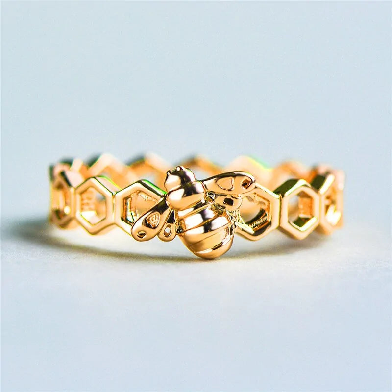 Gold and Rose Gold Honeycomb Ring: Nature-Inspired Elegance