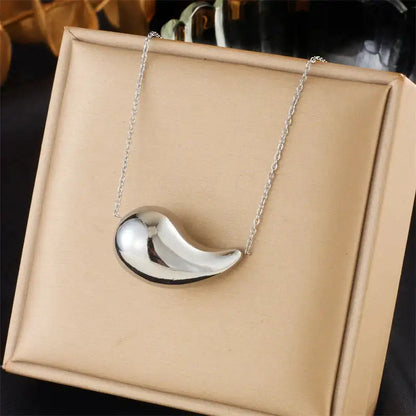 Tear Drop Necklace: A Statement of Elegance and Individuality