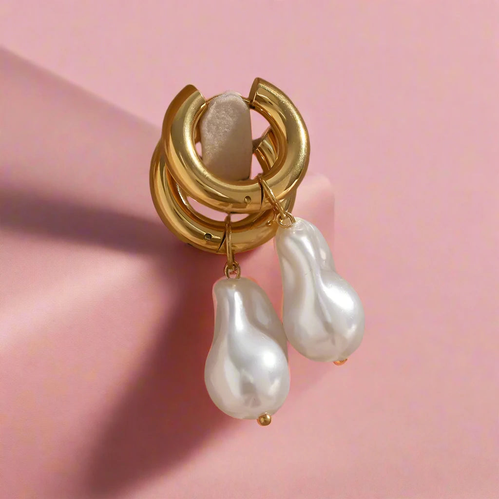 Pendientes de gota de agua Layla: elegancia atemporal y encanto personalizable