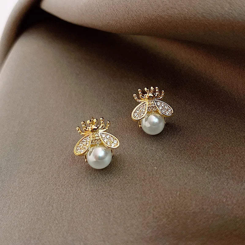 Honey Bee Pearl Earrings: Nature-Inspired Elegance