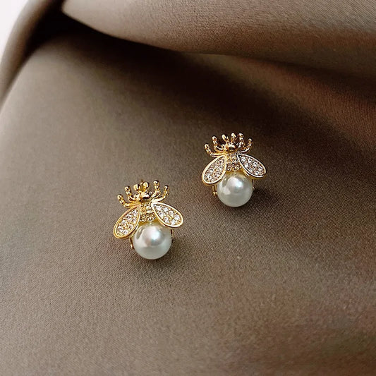 Honey Bee Pearl Earrings: Nature-Inspired Elegance