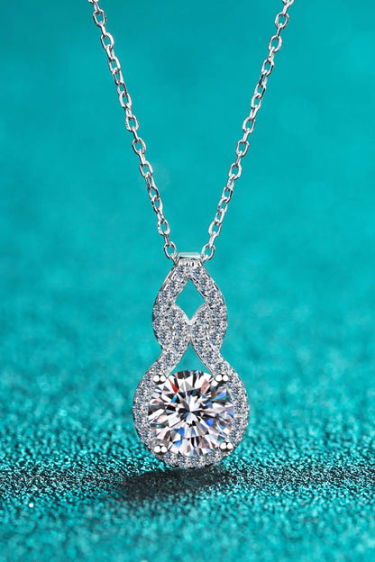 Moissanite Pendant Necklace: A Statement of Sophistication