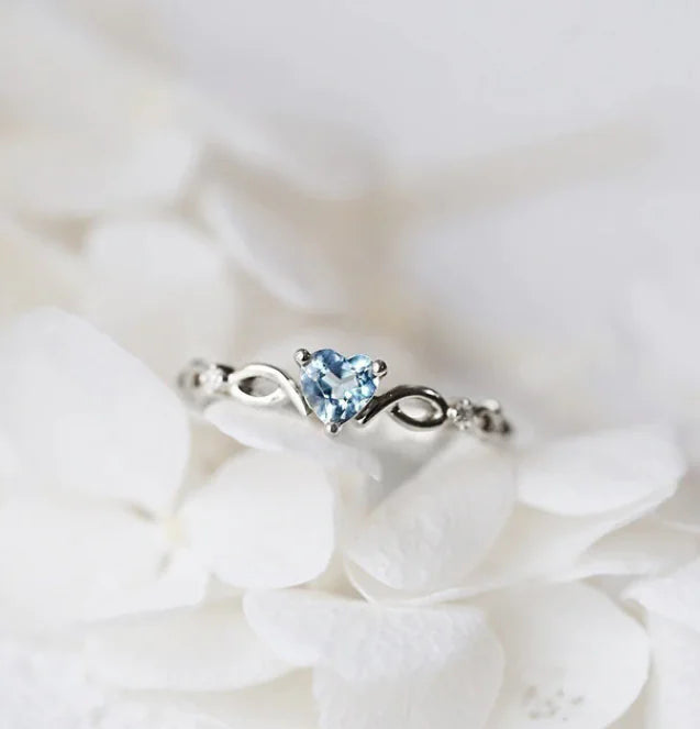 Simple Heart Ring: A Symbol of Love and Elegance