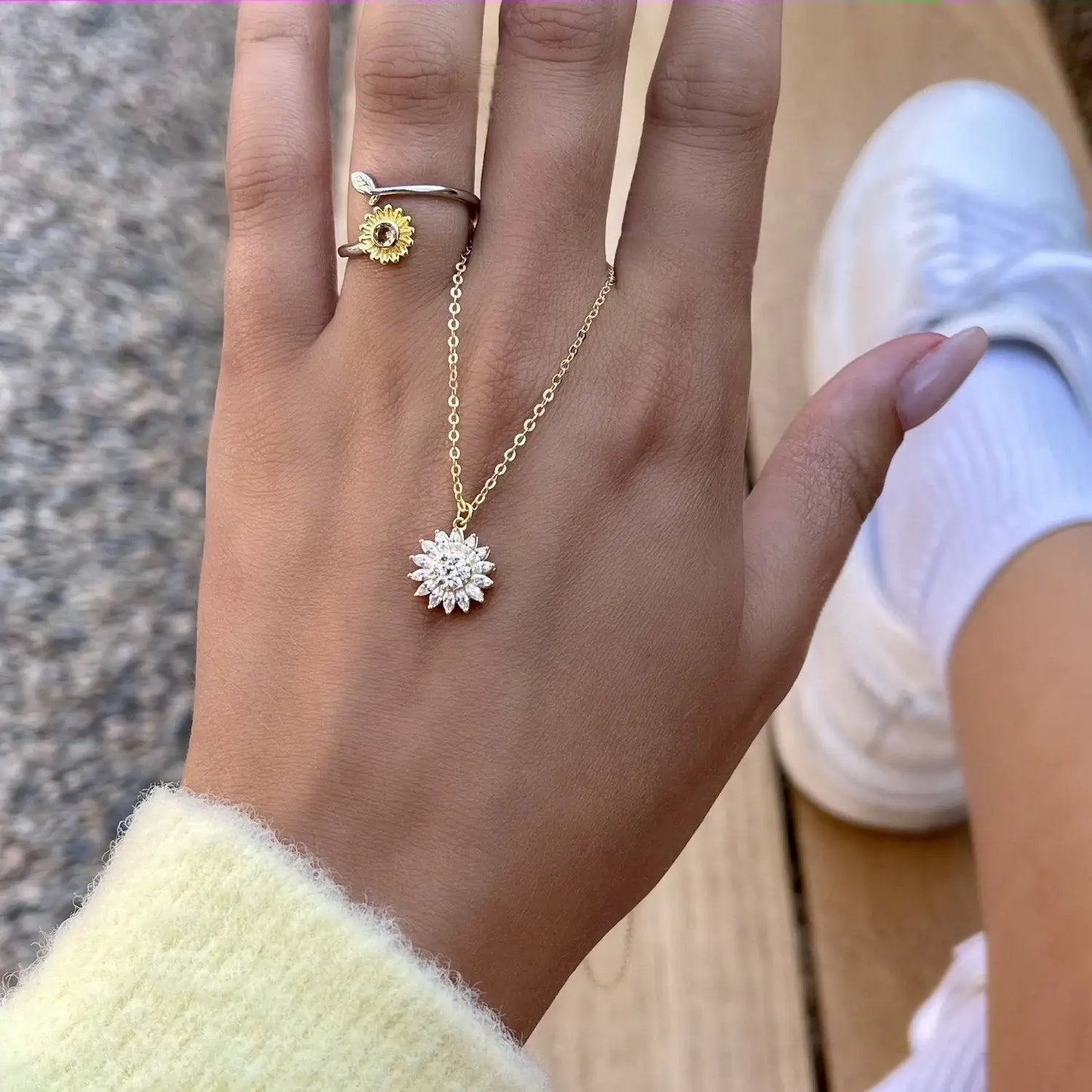 Sunflower Necklace: A Touch of Natural Radiance