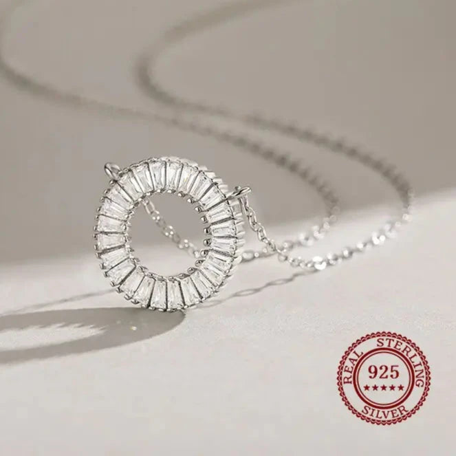 Sparkling Clear Round Necklace: Timeless Elegance in Silver and Zircon