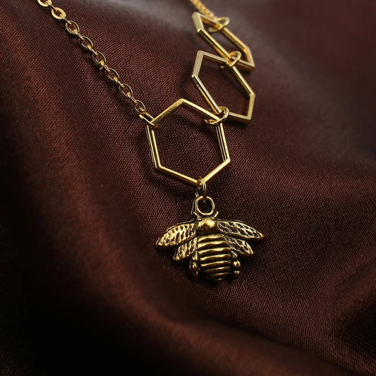 Honeycomb Necklace and Chain: Natural Elegance Meets Timeless Sophistication