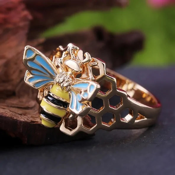 Mega Honeycomb Bee Ring: Bold Design Meets Elegant Craftsmanship