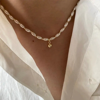 Beaded Rice Pearl Choker Necklace: A Touch of Sophistication and Grace