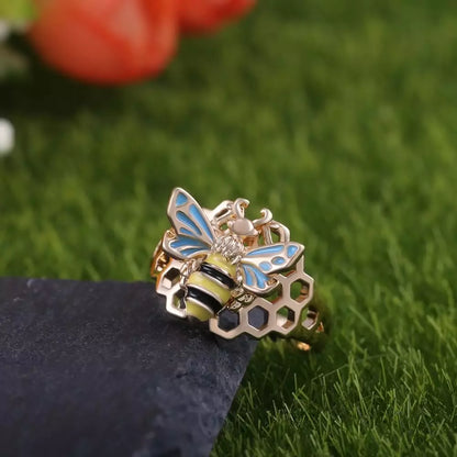 Mega Honeycomb Bee Ring: Bold Design Meets Elegant Craftsmanship