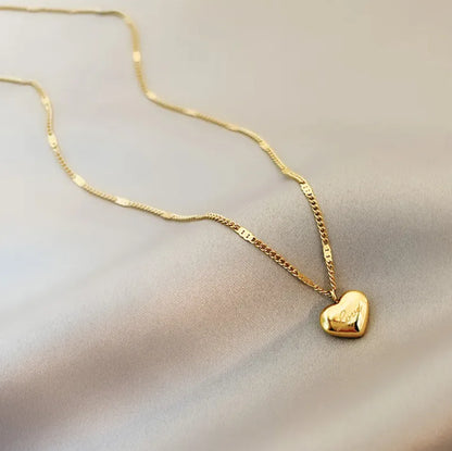 Vintage-Inspired Heart Pendant Necklace: Charm and Sophistication