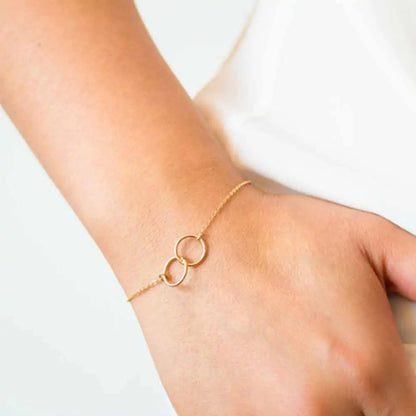 Circle Bracelet: Timeless Sophistication and Meaningful Connections