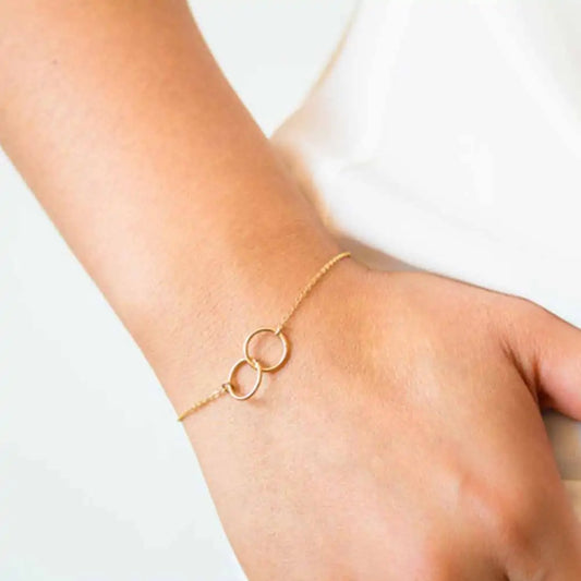 Circle Bracelet: Timeless Sophistication and Meaningful Connections