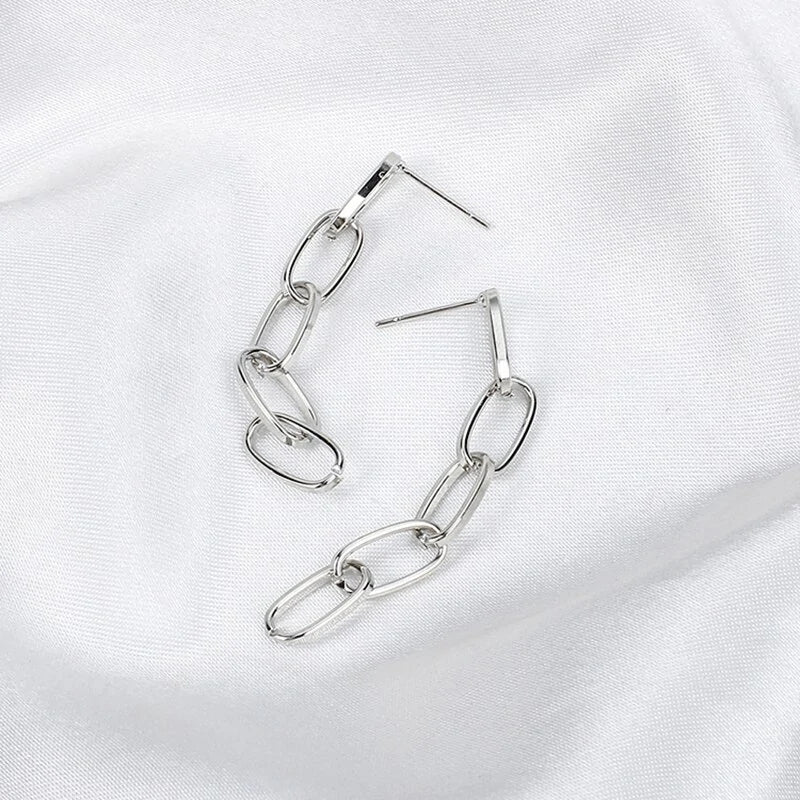 Big Hoop Circle Earrings: Bold Elegance, Contemporary Twist