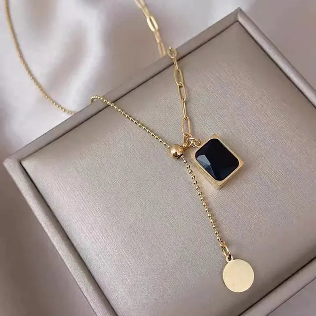 Black Gem Square Necklace: A Modern Statement of Elegance