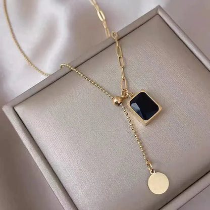 Black Gem Square Necklace: A Modern Statement of Elegance