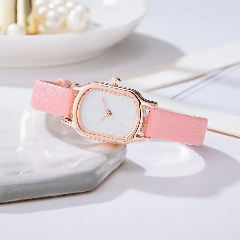 Oval Dial Retro Watch: Timeless Elegance with a Retro Touch