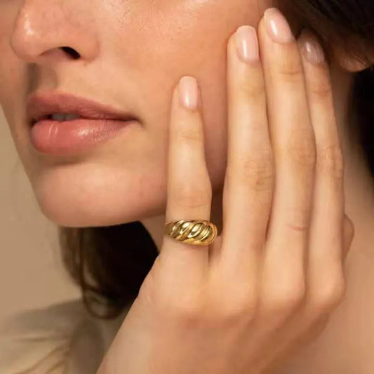 Bold and Elegant Fashion Ring: Durable & Luxurious Design