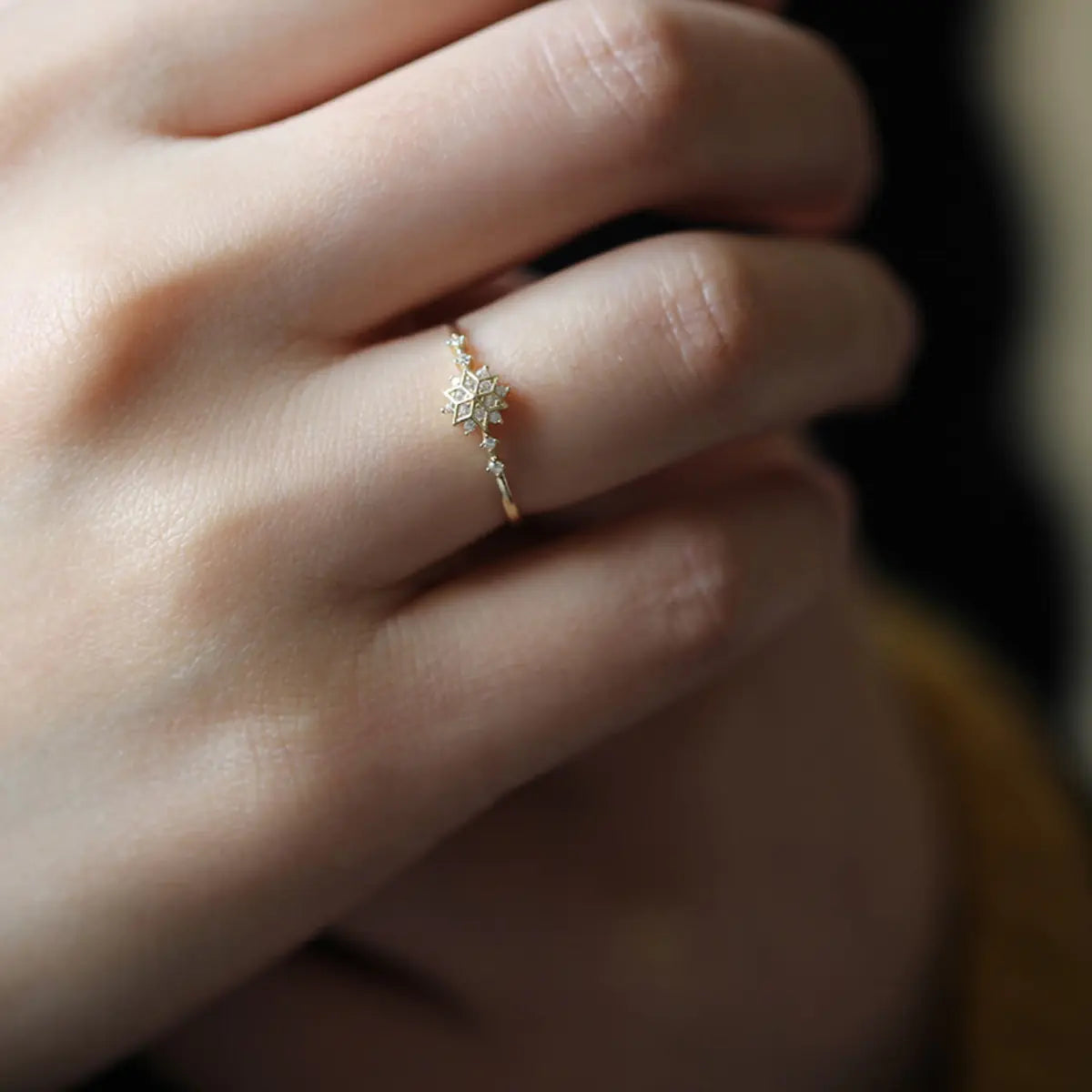 Golden Zircon Ring: Timeless Elegance, Captivating Allure