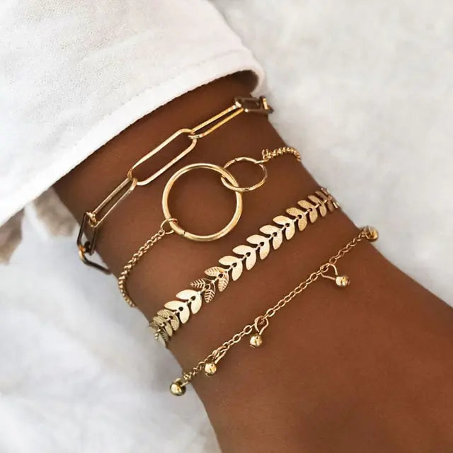 Trendy Chain Bracelet Set: Modern Sophistication Meets Bold Style