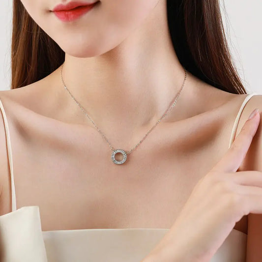 Sparkling Clear Round Necklace: Timeless Elegance in Silver and Zircon